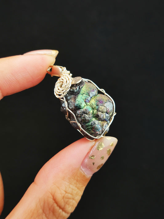 | Mini pendant | Goethite Pendant Copper Wire Wrapped Gemstone Pendant | COLOUR: Gold x Green | 100% natural color |