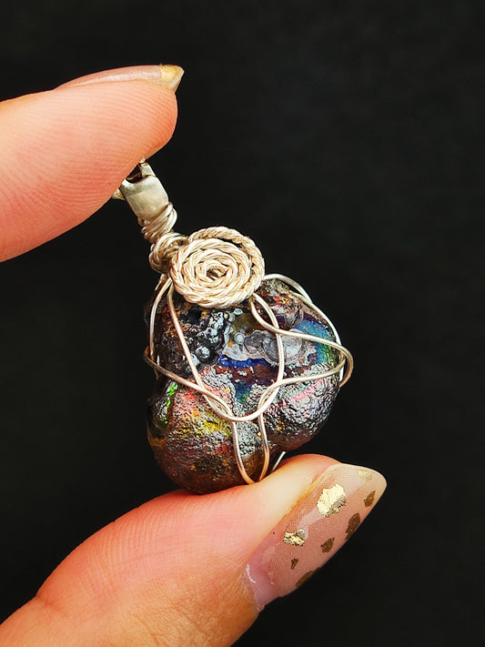 | Mini pendant | Goethite Pendant Copper Wire Wrapped Gemstone Pendant | COLOUR: Green | 100% natural color |