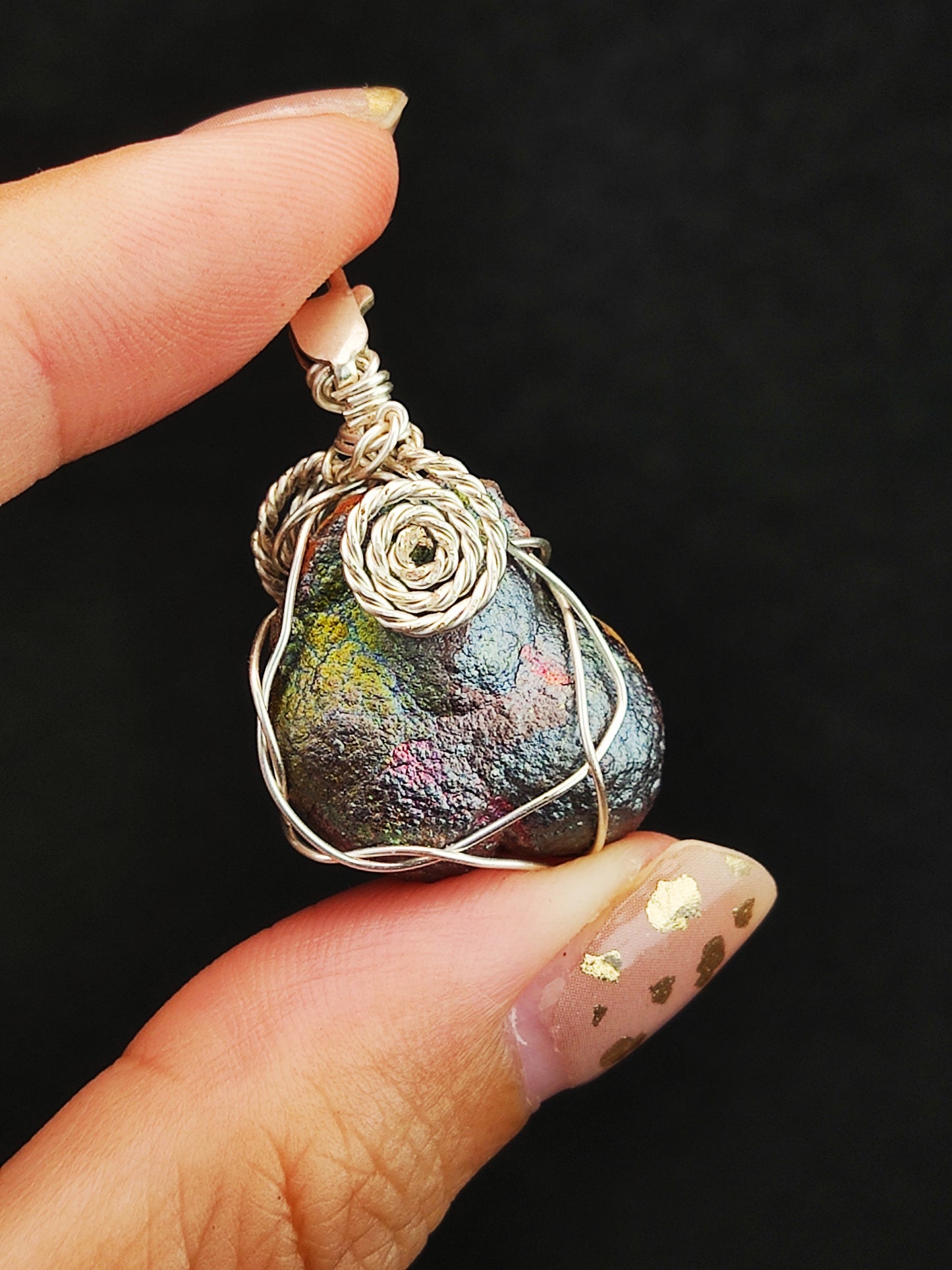 | Mini pendant | Goethite Pendant Copper Wire Wrapped Gemstone Pendant | COLOUR: Green | 100% natural color |