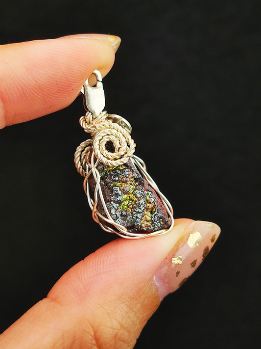 | Mini pendant | Goethite Pendant Copper Wire Wrapped Gemstone Pendant | COLOUR: Gold x Orange | 100% natural color |
