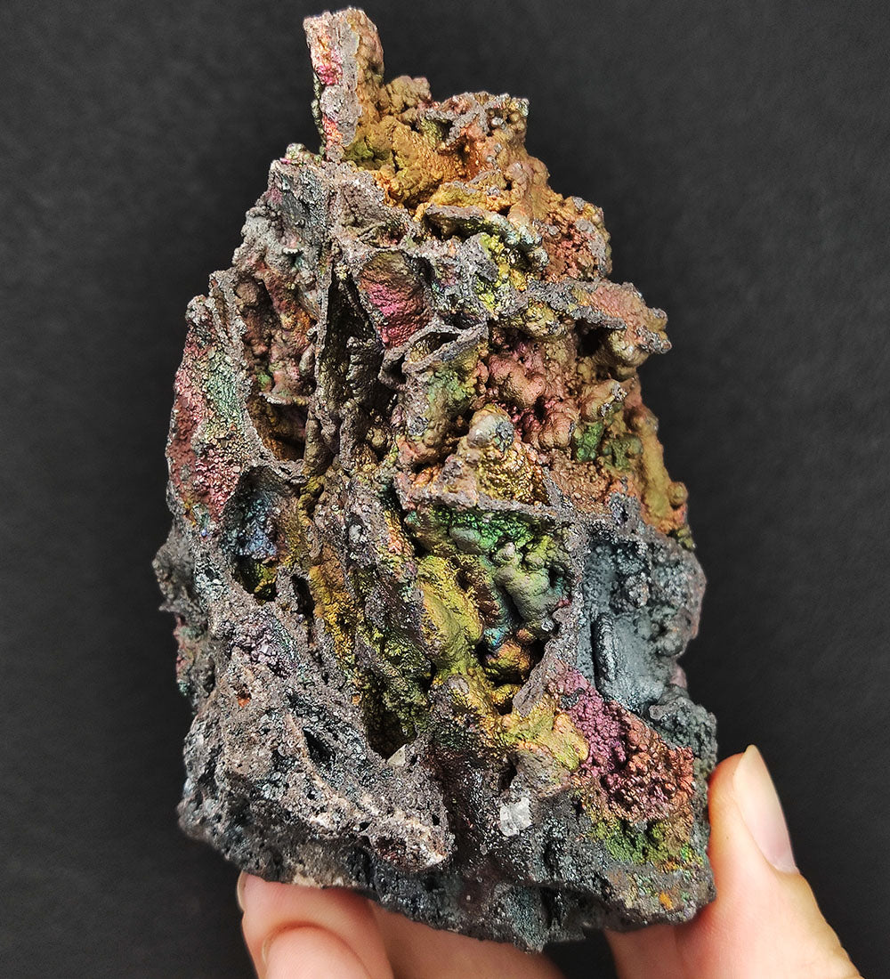 Goethite shape similar:Gold Powder Mountain Top premium rare Iridescent Goethite, Turgite, Hematite, Iridescent COLOUR : Gold with White Quartz Crystal 100% natural color