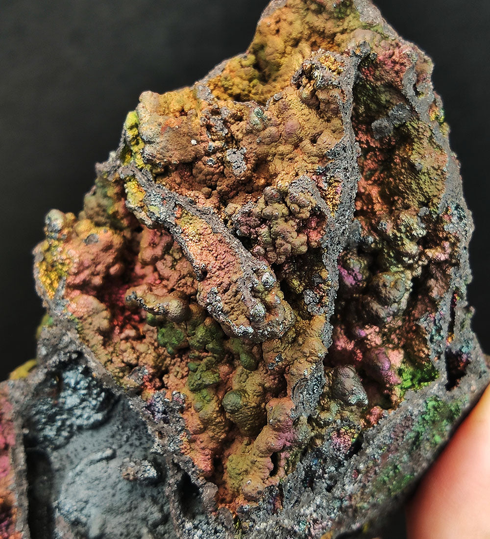 Goethite shape similar:Gold Powder Mountain Top premium rare Iridescent Goethite, Turgite, Hematite, Iridescent COLOUR : Gold with White Quartz Crystal 100% natural color