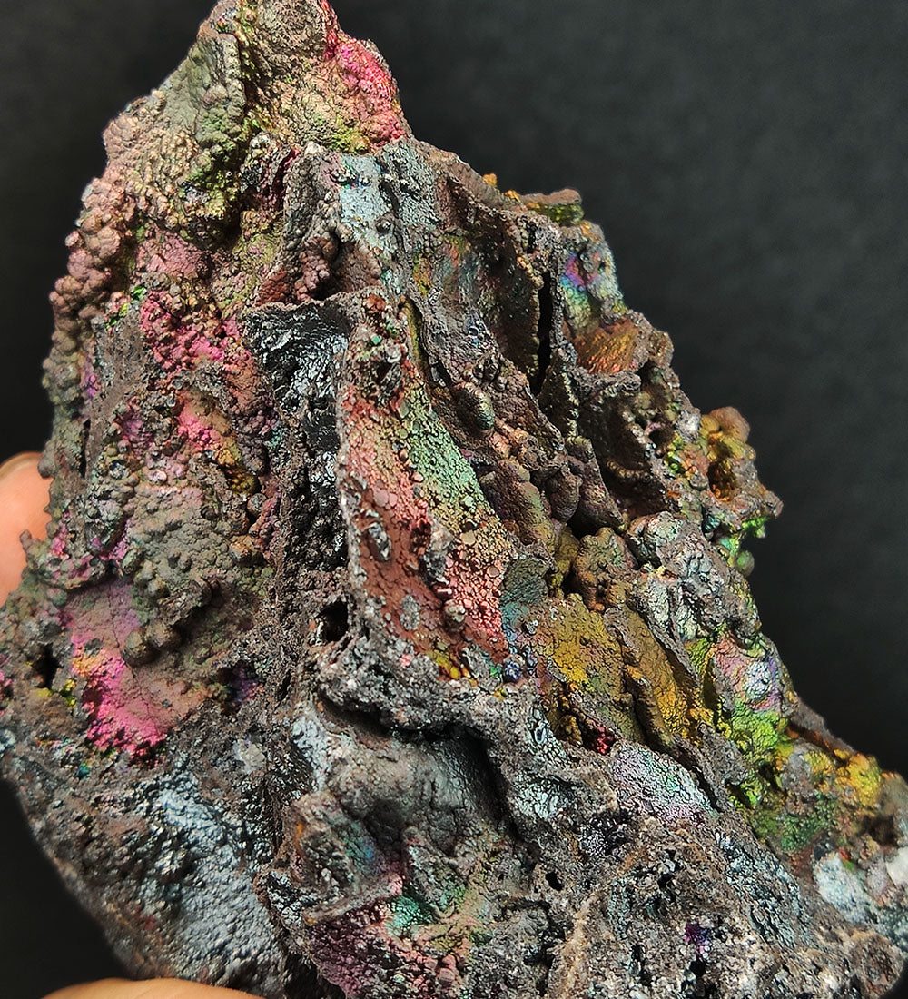 Goethite shape similar:Gold Powder Mountain Top premium rare Iridescent Goethite, Turgite, Hematite, Iridescent COLOUR : Gold with White Quartz Crystal 100% natural color