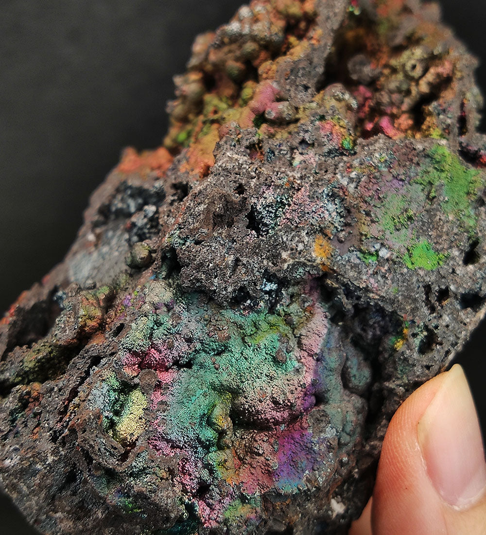 Goethite shape similar:Gold Powder Mountain Top premium rare Iridescent Goethite, Turgite, Hematite, Iridescent COLOUR : Gold with White Quartz Crystal 100% natural color