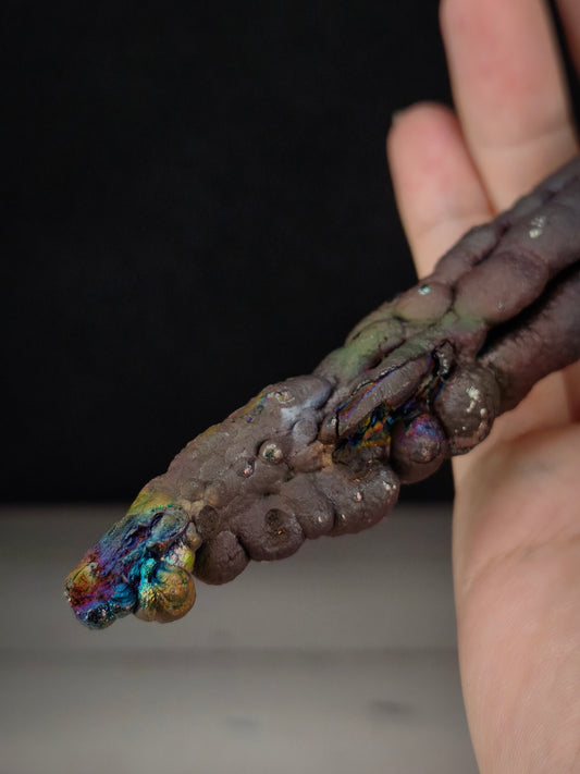「收藏級」大佛柱 | 超重量級長款精華 (約 高19cm) | 造型:天賜人參 / 魔法權杖 (圓頭) | 極罕見紫藍老礦 | 強力驅逐小人、強效招財、建立防禦保護網 | 馬來西亞力泥
