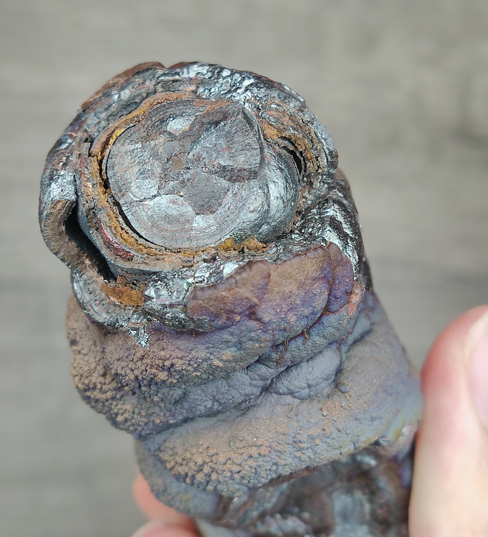 | Goethite Pillar(8.8cm) | Top premium rare Iridescent Goethite, Turgite, Hematite, Iridescent | COLOUR: brown, blue | 100% natural color |