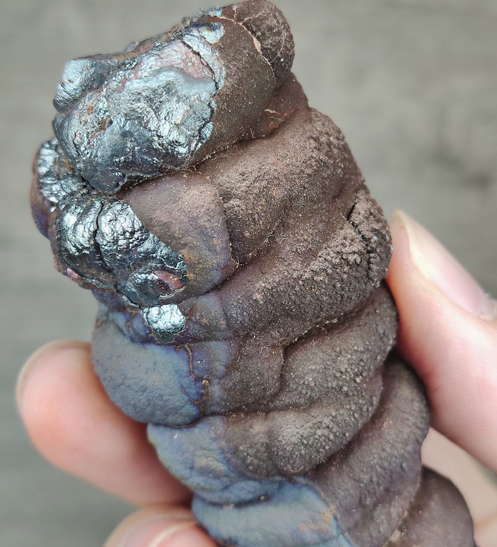 | Goethite Pillar(8.8cm) | Top premium rare Iridescent Goethite, Turgite, Hematite, Iridescent | COLOUR: brown, blue | 100% natural color |