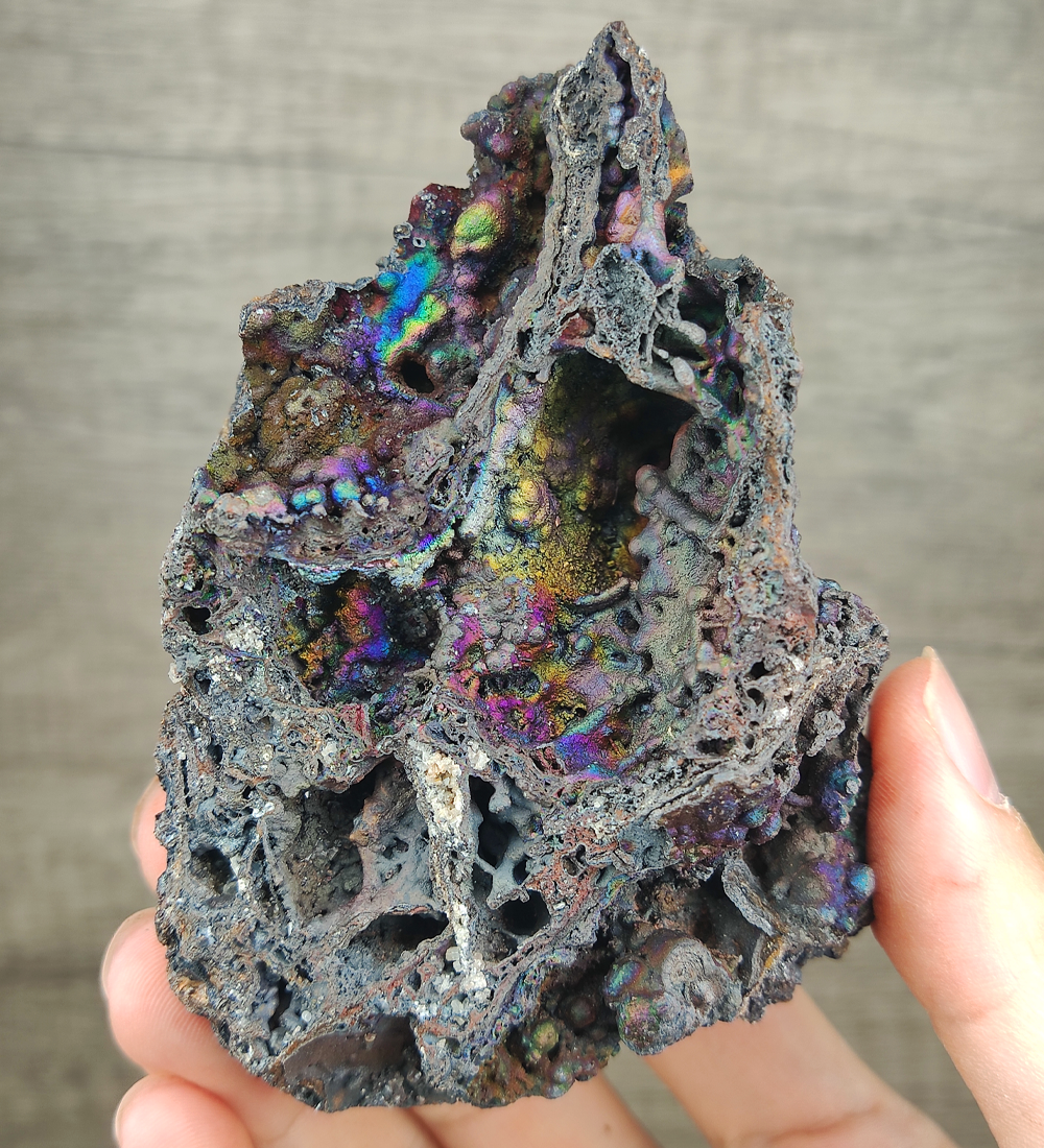 | Top premium rare Iridescent Goethite, Turgite, Hematite, Iridescent | COLOUR: Gold, Turgite with White Quartz,Crystal | 100% natural color |