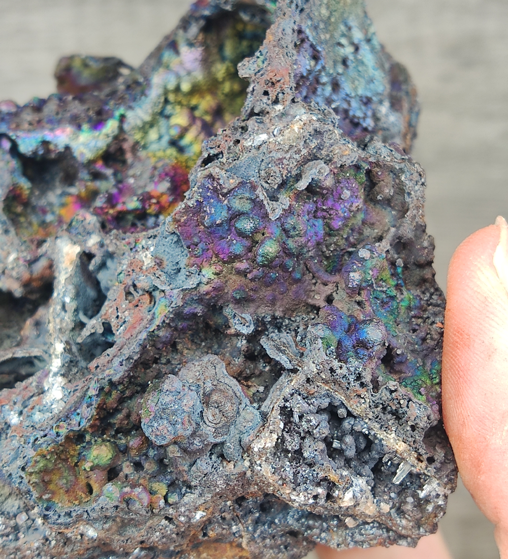 | Top premium rare Iridescent Goethite, Turgite, Hematite, Iridescent | COLOUR: Gold, Turgite with White Quartz,Crystal | 100% natural color |