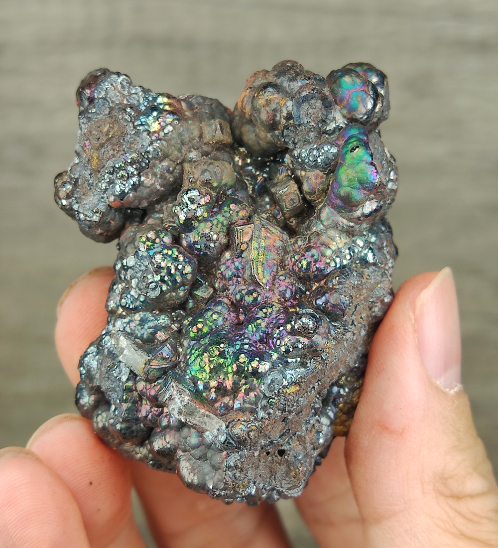 | Top premium rare Iridescent Goethite, Turgite, Hematite, Iridescent | COLOUR: Gold, Green, Turgite with White Quartz,Crystal | 100% natural color |