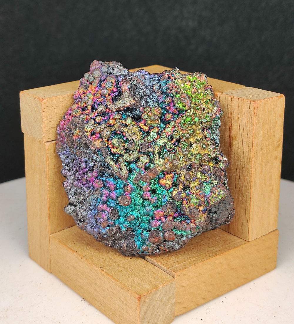 | Top premium rare Iridescent Goethite, Turgite, Hematite, Iridescent | COLOUR: Gold, Green, Blue | 100% natural color |
