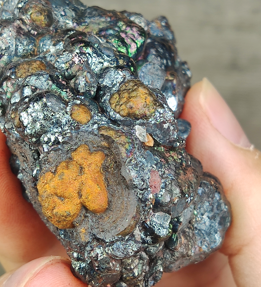 | Top premium rare Iridescent Goethite, Turgite, Hematite, Iridescent | COLOUR: Gold, Green, Turgite with White Quartz,Crystal | 100% natural color |