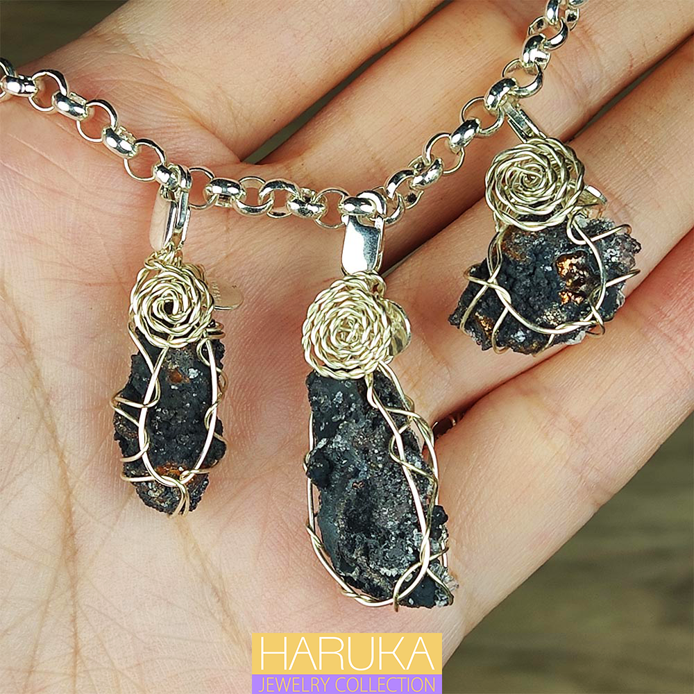 | 碎鑽系 | 黑力泥 x 通透玻璃水晶體 | 閃bling bling | 飾物套裝(3件小吊墜配銀手鏈)