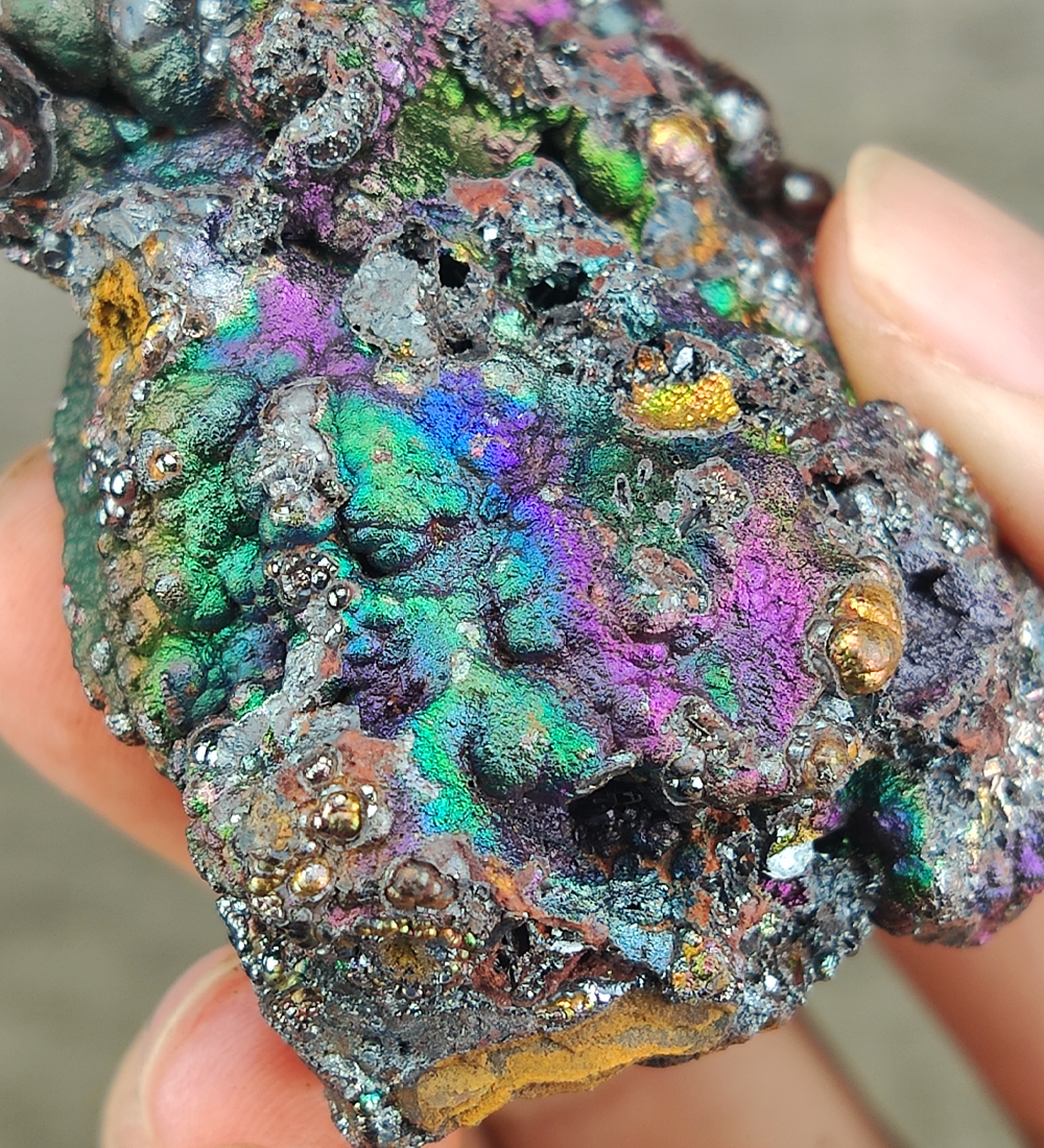 | Top premium rare Iridescent Goethite, Turgite, Hematite, Iridescent | COLOUR: Silver, Gold, Green, Turgite with White Quartz,Crystal | 100% natural color |