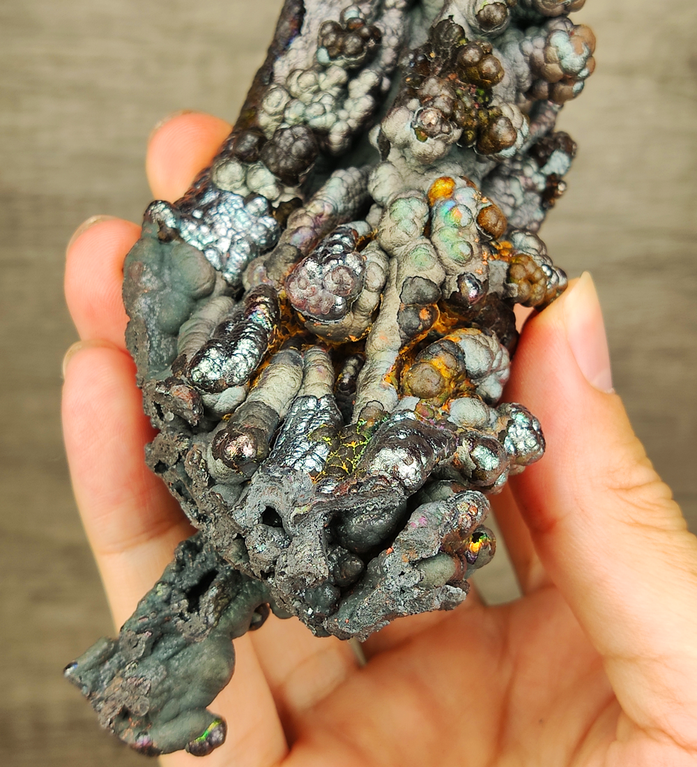 | Goethite Pillar(16cm) | Top premium rare Iridescent Goethite, Turgite, Hematite, Iridescent | COLOUR: gold , Silver | 100% natural color |