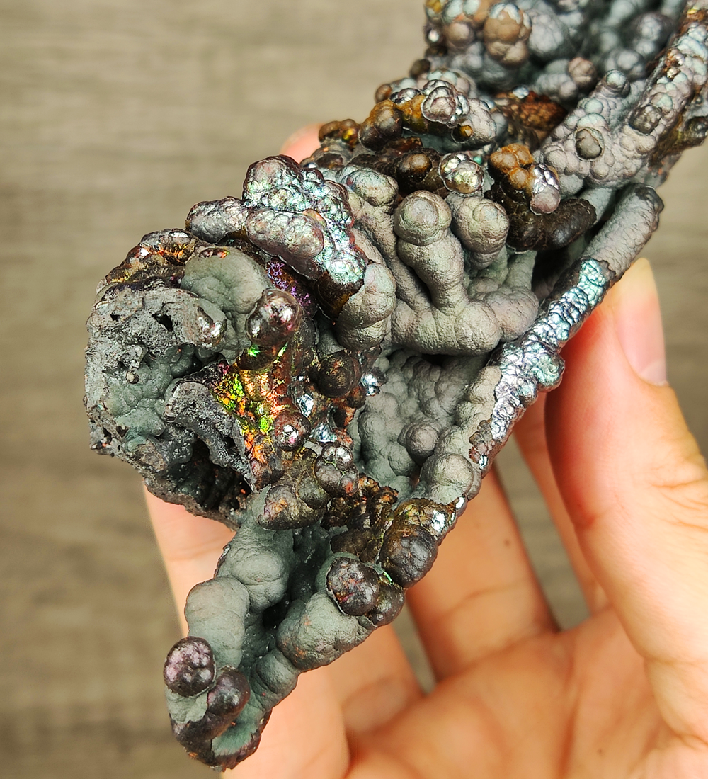| Goethite Pillar(16cm) | Top premium rare Iridescent Goethite, Turgite, Hematite, Iridescent | COLOUR: gold , Silver | 100% natural color |