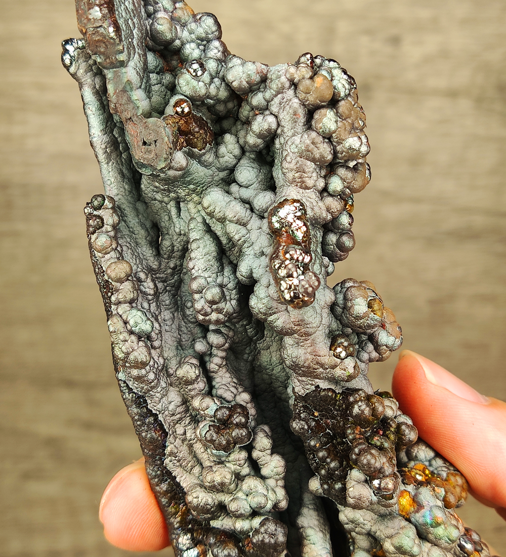 | Goethite Pillar(16cm) | Top premium rare Iridescent Goethite, Turgite, Hematite, Iridescent | COLOUR: gold , Silver | 100% natural color |
