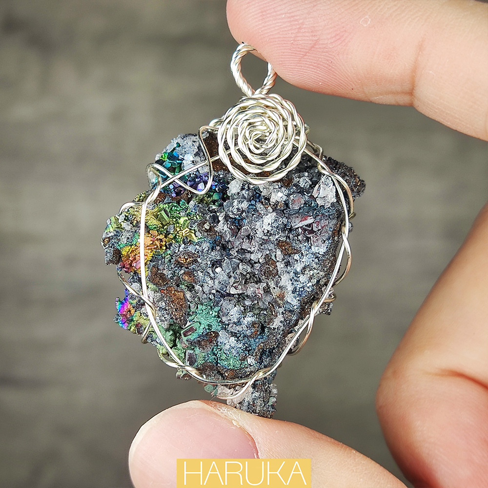 | Goethite Pendant Copper Wire Wrapped Gemstone Pendant | COLOUR: Rainbow with White Quartz,Crystal | 100% natural color |