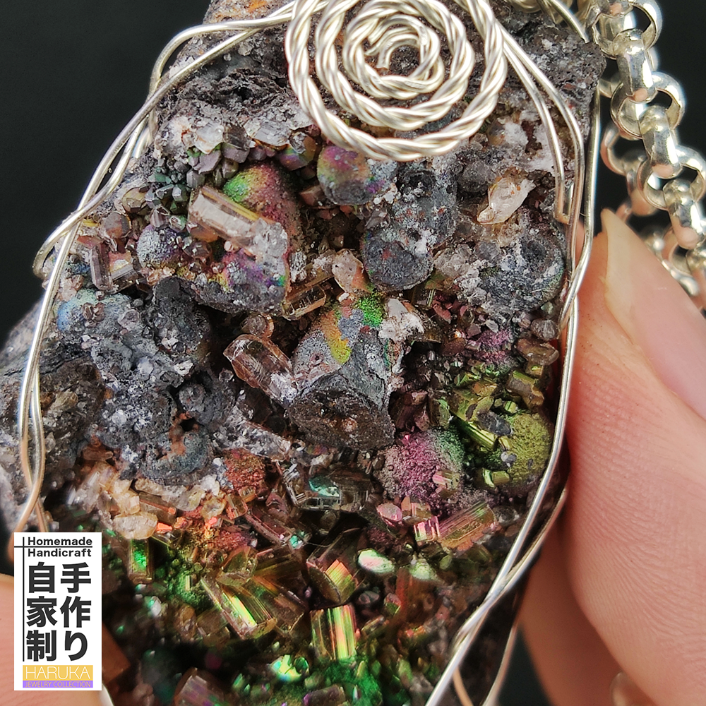 | Top premium rare Iridescent Goethite, Turgite, Hematite, Iridescent | COLOUR: Rainbow ,Turgite with gold Calcite & White Quartz,Crystal | 100% natural color |