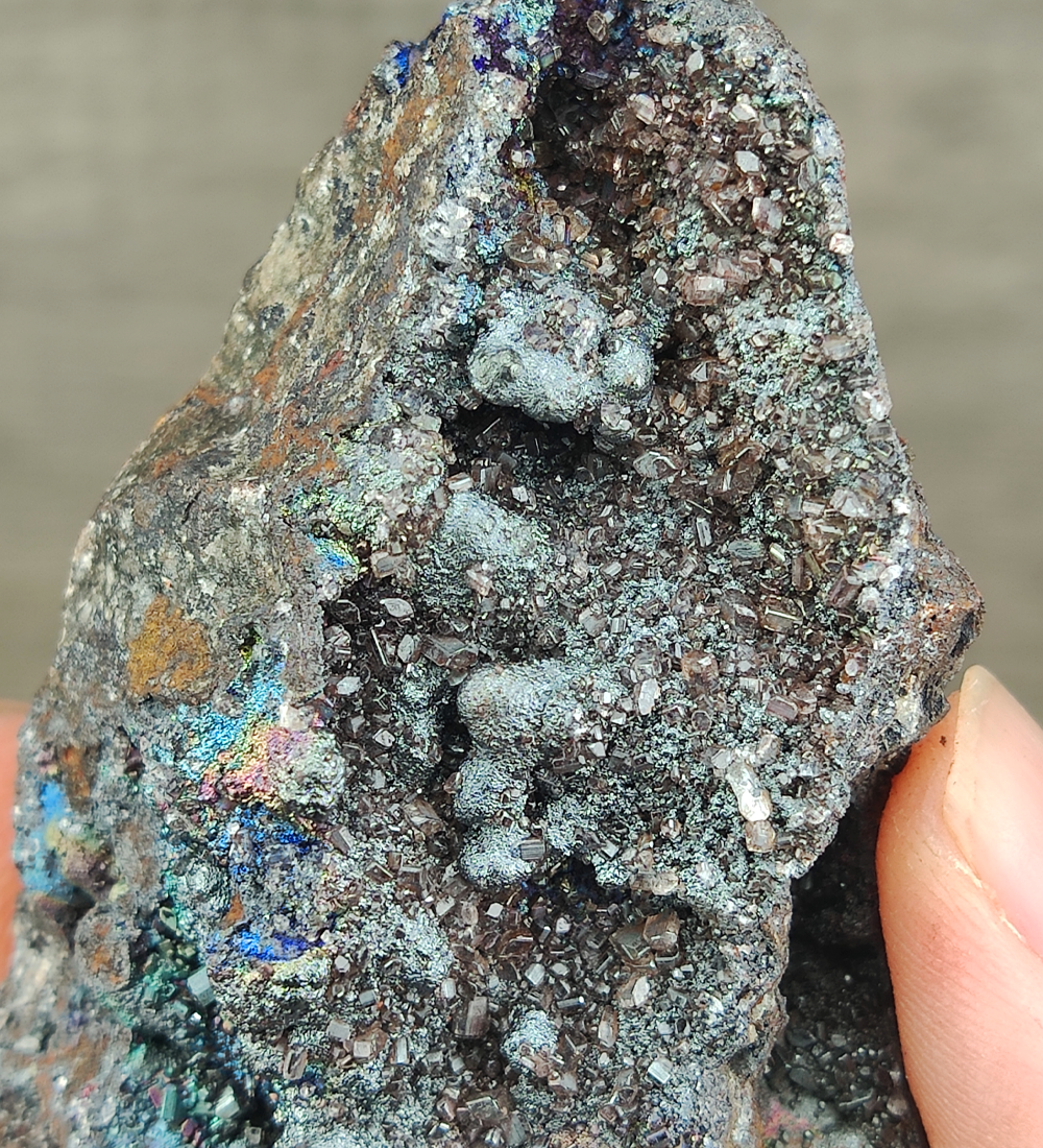 | 上品 | 黑水晶 x 碎鑽系 x 方解系 | 閃bling bling | 膽料 |