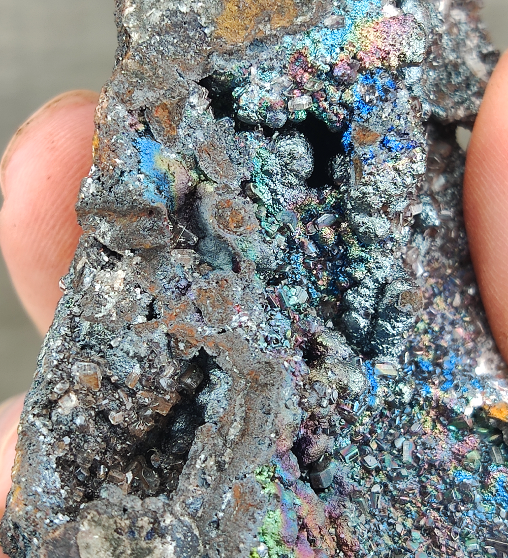 | 上品 | 黑水晶 x 碎鑽系 x 方解系 | 閃bling bling | 膽料 |