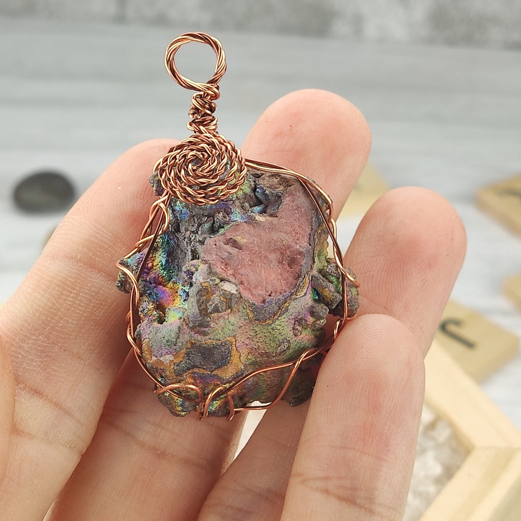 | Goethite Pendant Copper Wire Wrapped Gemstone Pendant | COLOUR: glod, pink, green| 100% natural color |