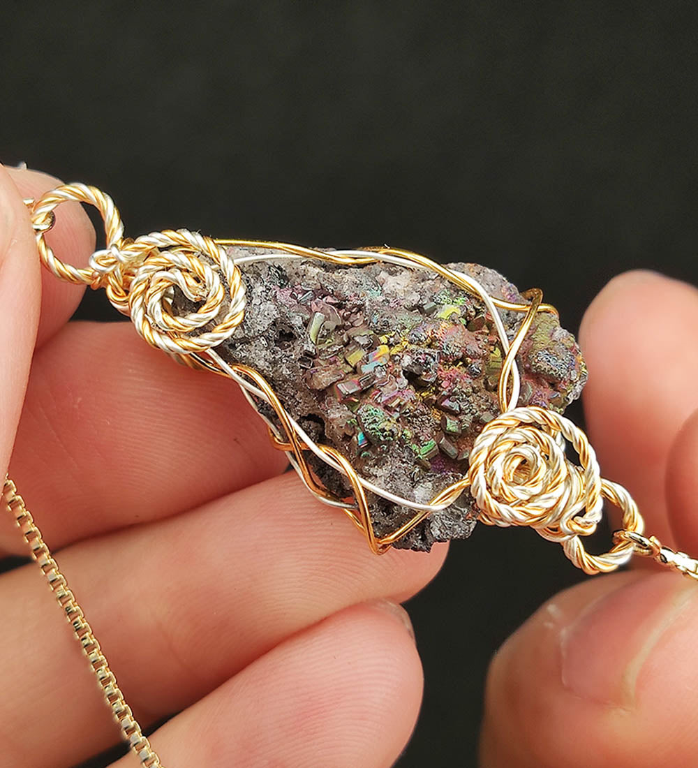 | Bracelet | Goethite Pendant Copper Wire Wrapped Gemstone Pendant | COLOUR: Green, Turgite with White Quartz Crystal| 100% natural color |
