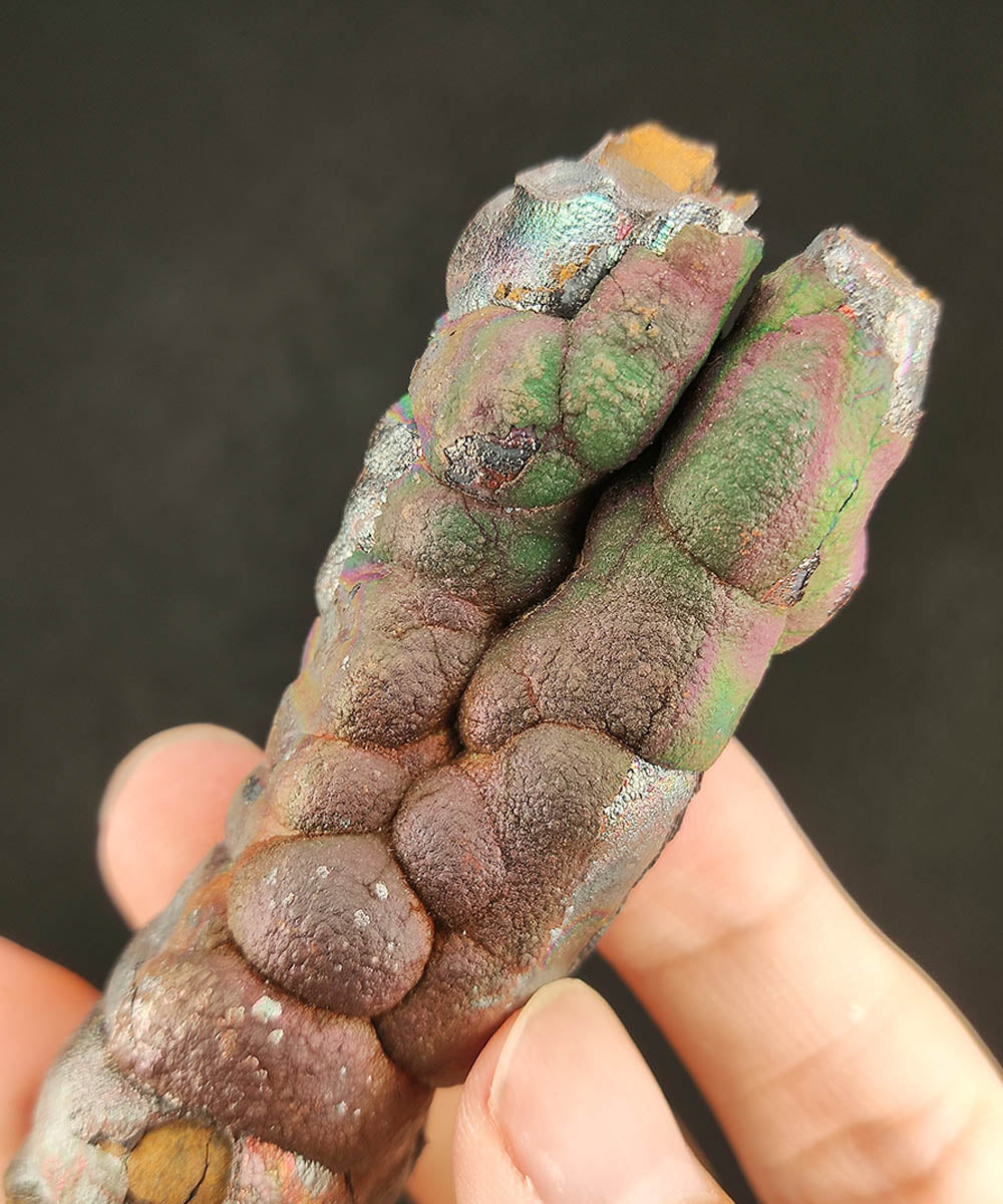 | 頂級 | 亞嚕家大佛柱 (9cm) | 造型 : V 孖柱 | 能量高 - 指向性好 | 招財、癖邪、驅小人能量特別好 | 力泥活石 | 膽料 |