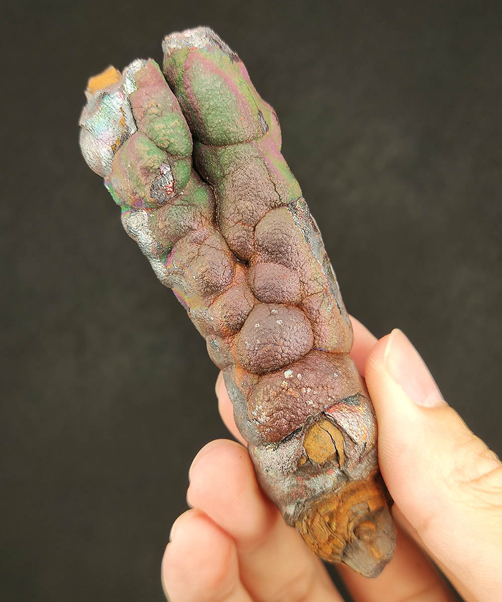 | 頂級 | 亞嚕家大佛柱 (9cm) | 造型 : V 孖柱 | 能量高 - 指向性好 | 招財、癖邪、驅小人能量特別好 | 力泥活石 | 膽料 |