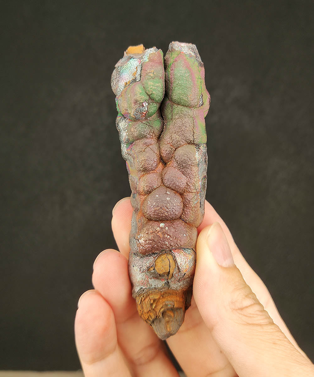 | 頂級 | 亞嚕家大佛柱 (9cm) | 造型 : V 孖柱 | 能量高 - 指向性好 | 招財、癖邪、驅小人能量特別好 | 力泥活石 | 膽料 |
