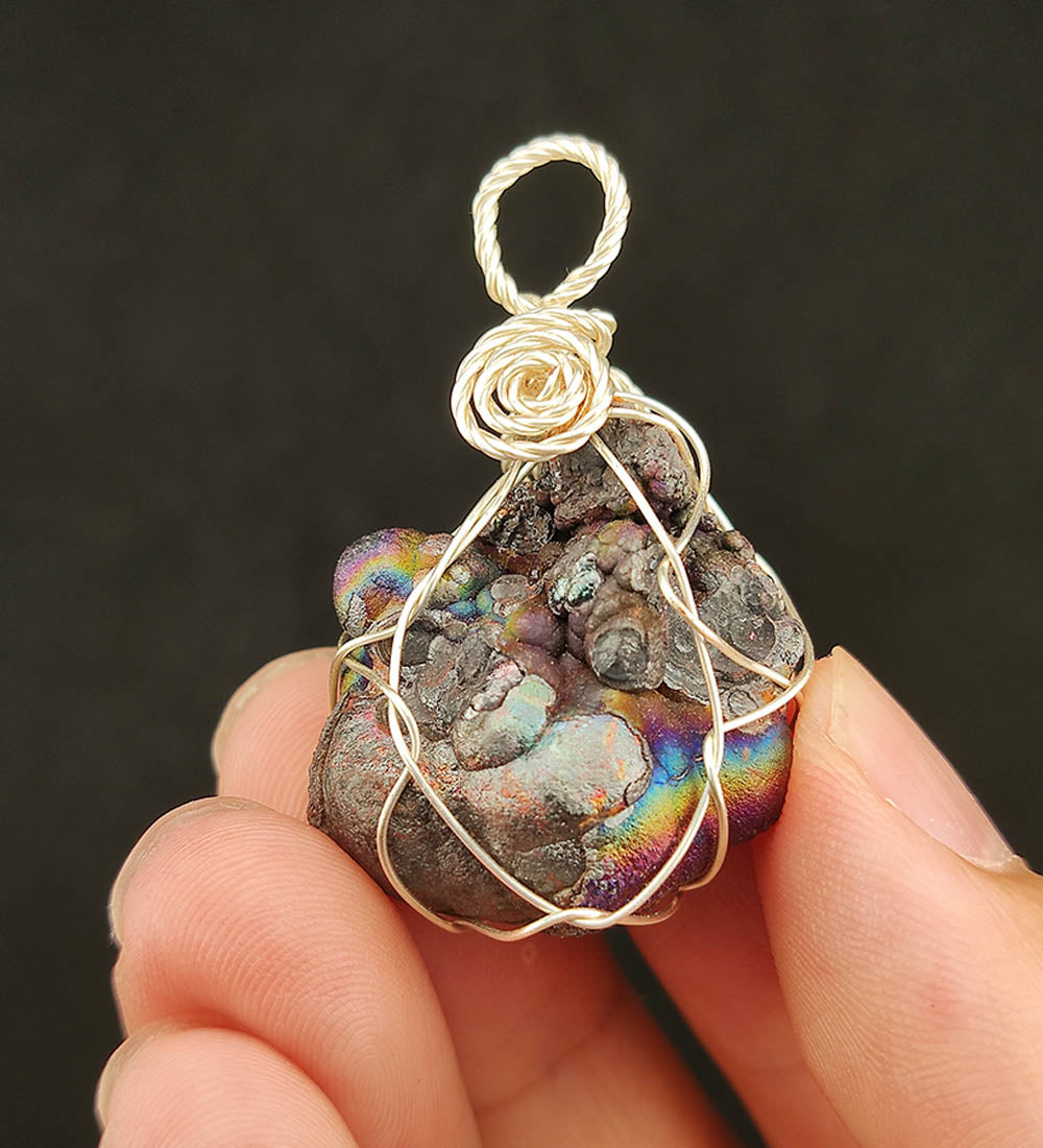 | Goethite Pendant Copper Wire Wrapped Gemstone Pendant | COLOUR: Silver , Rainbow | 100% natural color |