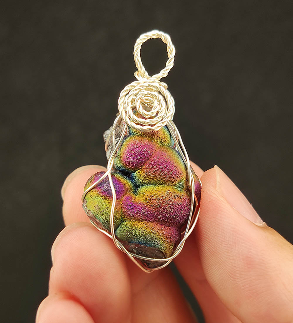 | Goethite Pendant Copper Wire Wrapped Gemstone Pendant | COLOUR: Red, Glod, Blue, Silver | 100% natural color |