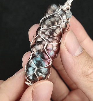 蜕变令粉蓝亚噜家大佛柱 | 顶级显色 | 随身最强驱小人与情绪智慧守护能量吊坠 | 马来西亚力泥 |天然矿石 |