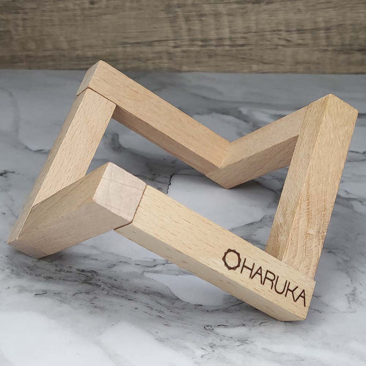 | 力 泥 活 石 擺 件 木 架 | 8 c m (大)