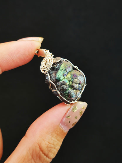 | Mini pendant | Goethite Pendant Copper Wire Wrapped Gemstone Pendant | COLOUR: Gold x Green | 100% natural color |