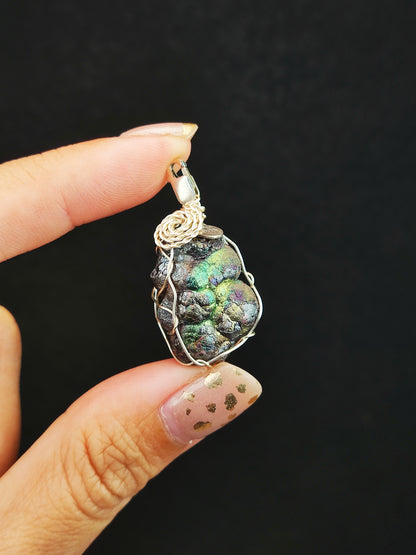 | Mini pendant | Goethite Pendant Copper Wire Wrapped Gemstone Pendant | COLOUR: Gold x Green | 100% natural color |