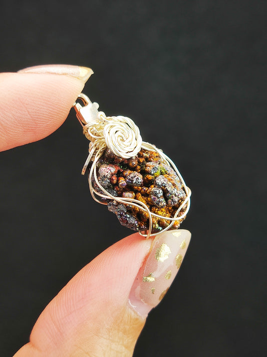 | Mini pendant | Goethite Pendant Copper Wire Wrapped Gemstone Pendant | COLOUR: Goldr | 100% natural color |