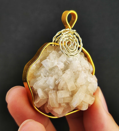| Goethite Pendant Copper Wire Wrapped Gemstone Pendant | COLOUR:with White Quartz,Crystal | 100% natural color |