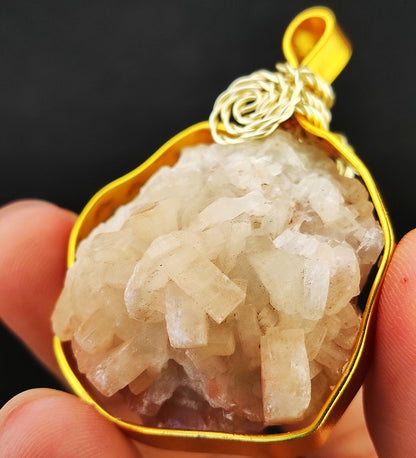 | Goethite Pendant Copper Wire Wrapped Gemstone Pendant | COLOUR:with White Quartz,Crystal | 100% natural color |