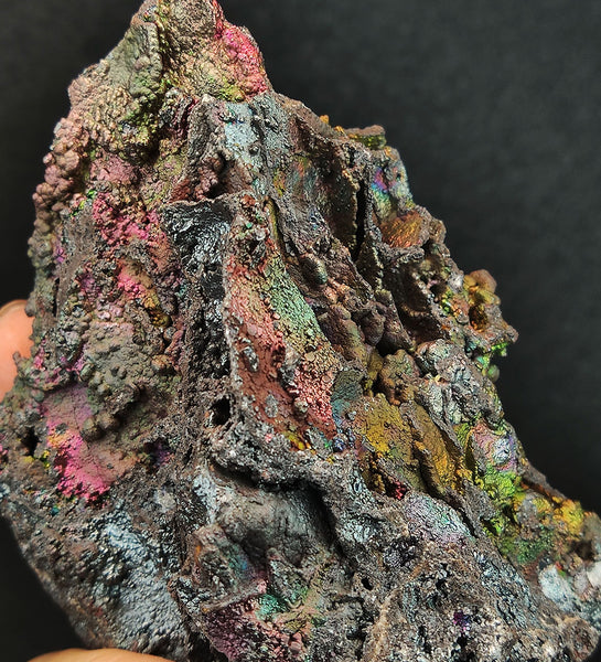 Goethite shape similar：Gold Powder Mountain   Top premium rare Iridescent Goethite, Turgite, Hematite, Iridescent  COLOUR : Gold with White Quartz Crystal  100% natural color 