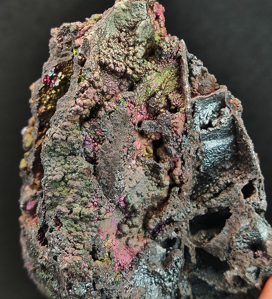 Goethite shape similar：Gold Powder Mountain   Top premium rare Iridescent Goethite, Turgite, Hematite, Iridescent  COLOUR : Gold with White Quartz Crystal  100% natural color 