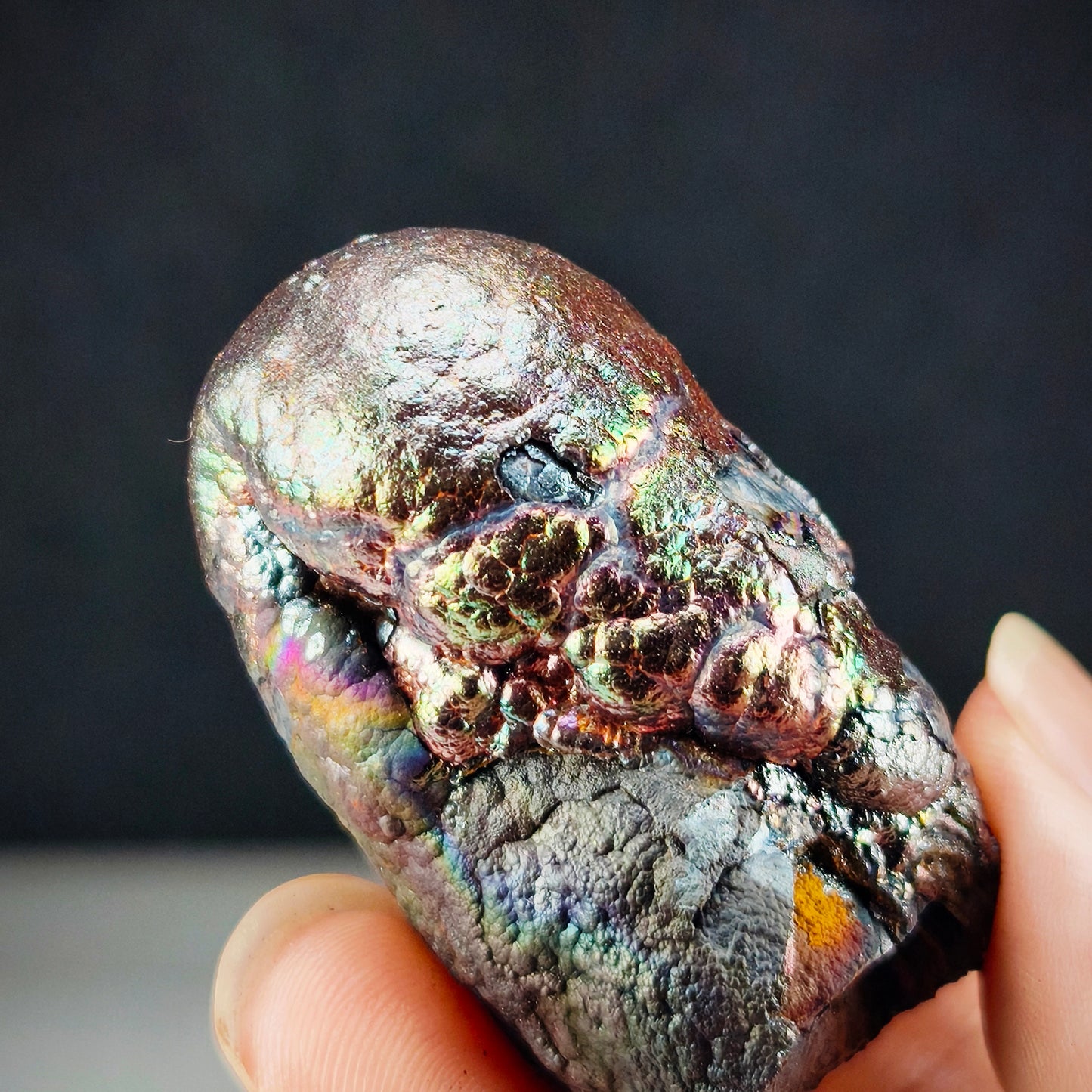 大佛柱｜圓頭柱柱造型｜銀金粉三色｜力泥活石｜Leklai Iridescent Goethite