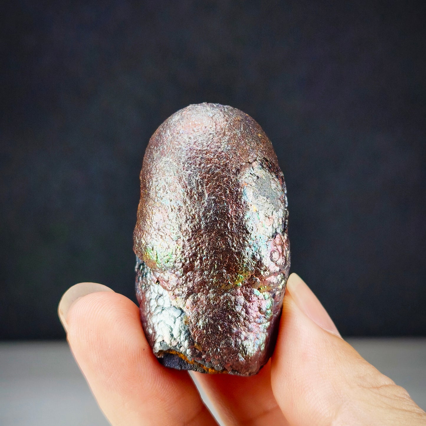 大佛柱｜圓頭柱柱造型｜銀金粉三色｜力泥活石｜Leklai Iridescent Goethite