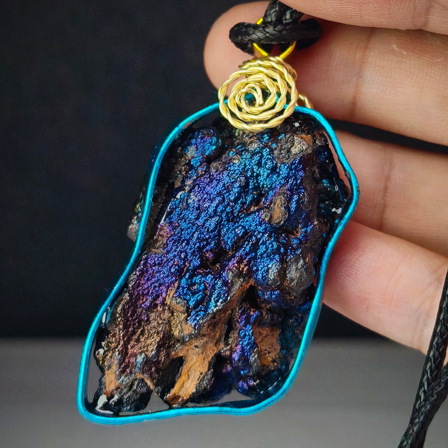 頂級大佛珠吊墜｜高階四色（金綠藍紫）｜力泥活石｜Leklai Iridescent Goethite