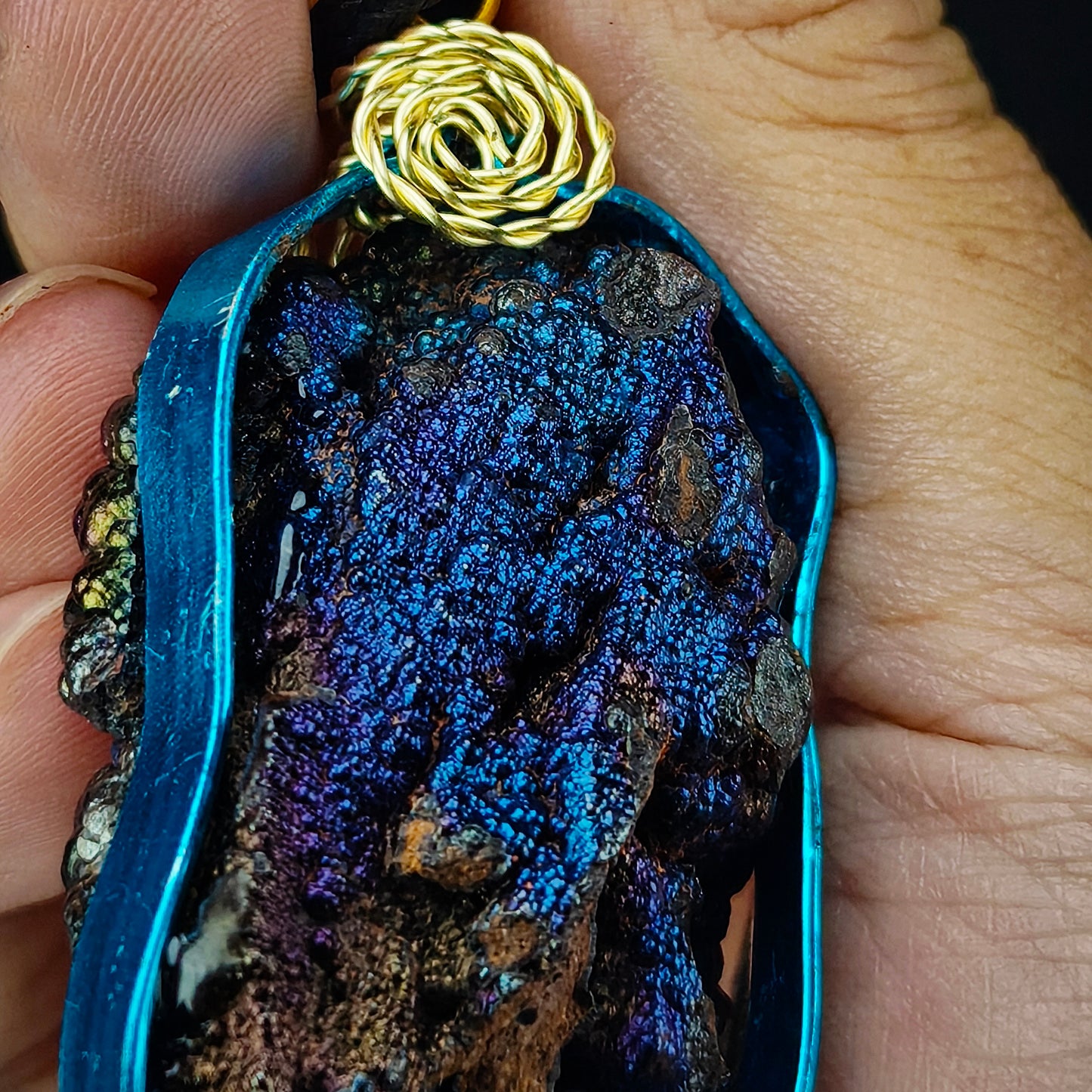 頂級大佛珠吊墜｜高階四色（金綠藍紫）｜力泥活石｜Leklai Iridescent Goethite