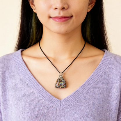 七彩力泥活石 | 能量吊墜 (約 2x2cm) | 多維全效氣場守護 | 淨化負能量、招財招貴人 | 馬來西亞天然力泥