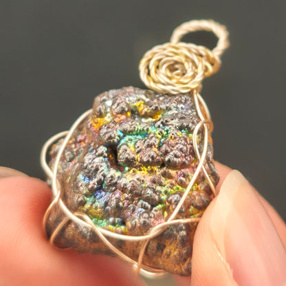 七彩力泥活石 | 能量吊墜 (約 2x2cm) | 多維全效氣場守護 | 淨化負能量、招財招貴人 | 馬來西亞天然力泥
