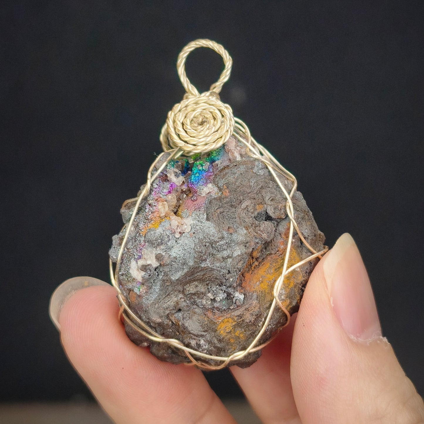 Diamond Sparkle Leklai | Energy Pendant (Approx. 4x3cm) | Brilliant Refraction & Crystalline Symbiosis | Purifying Aura, Attracting Wealth & Benefactors | Natural Malaysia Living Stone