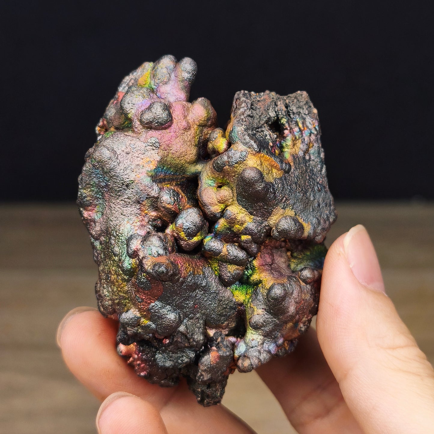 閃閃大佛珠力泥 |「勝利手」造型能量擺件 (約 7cm) | 突破停滯與結果顯化 | 全方位運勢提升 (財運、愛情、人緣) | 馬來西亞天然力泥