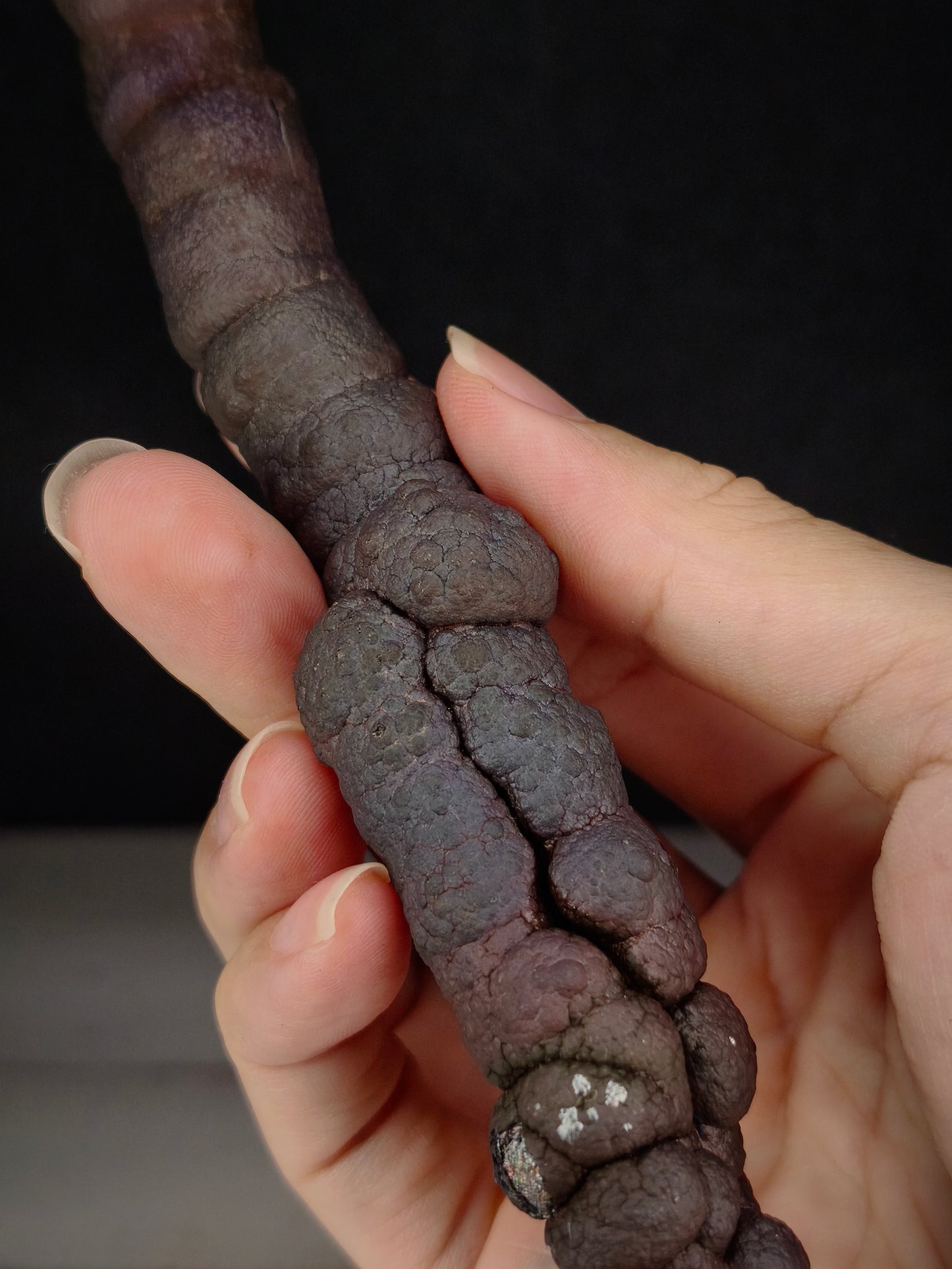 「收藏級」大佛柱 | 超重量級長款精華 (約 高19cm) | 造型：天賜人參 / 魔法權杖 (圓頭) | 極罕見紫藍老礦 | 強力驅逐小人、強效招財、建立防禦保護網 | 馬來西亞力泥